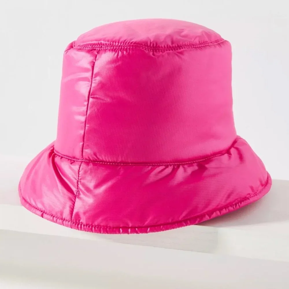 NWT UGG Quilted Logo Bucket Hat - Size S/M - Picture 3 of 10